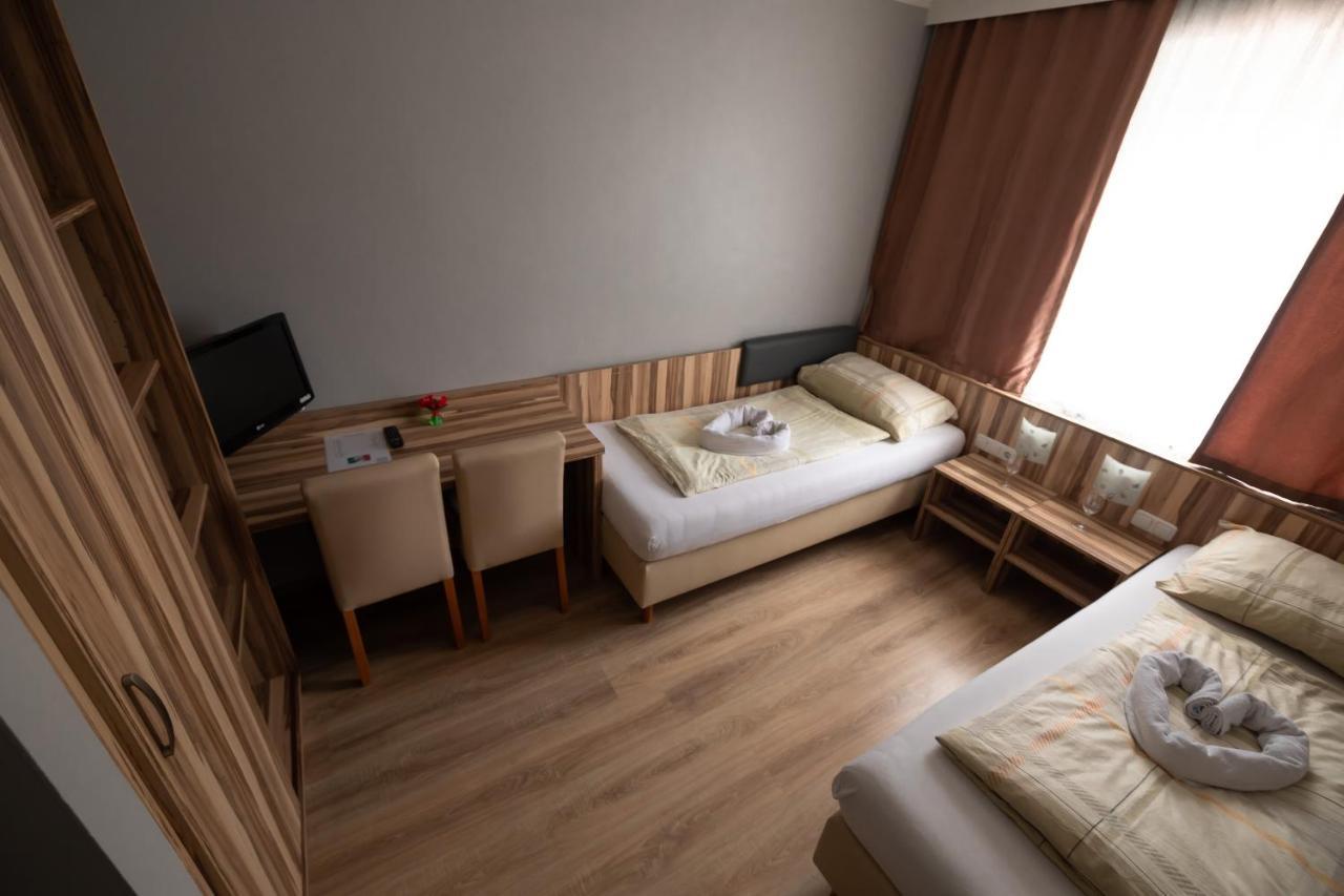Hotel Am Limes Enns Extérieur photo