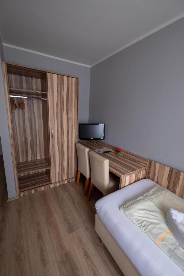 Hotel Am Limes Enns Extérieur photo