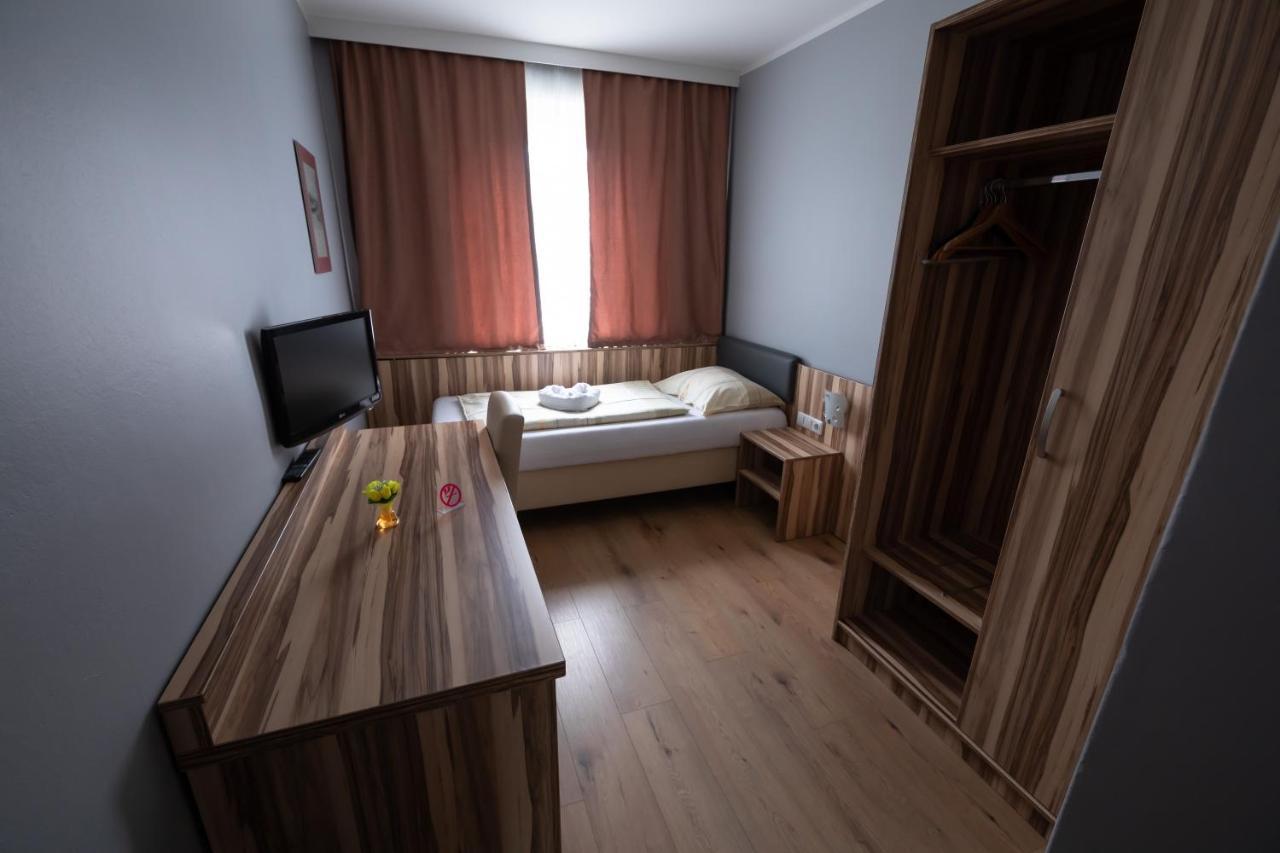 Hotel Am Limes Enns Extérieur photo