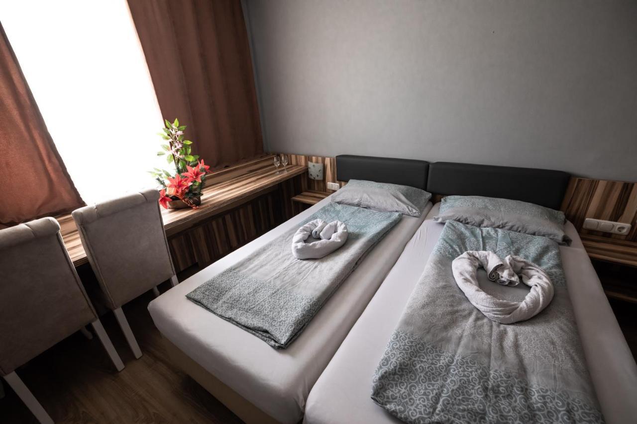 Hotel Am Limes Enns Extérieur photo