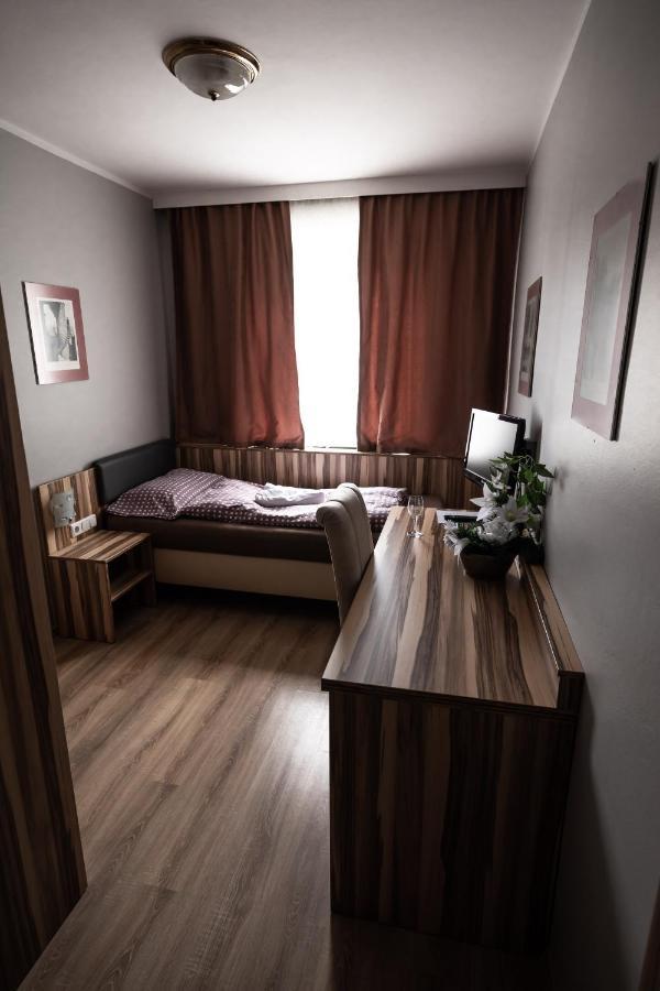 Hotel Am Limes Enns Extérieur photo